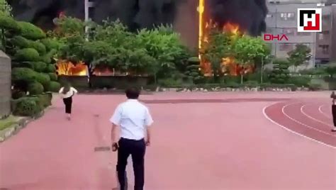 D­H­A­ ­D­I­Ş­-­ ­G­ü­n­e­y­ ­K­o­r­e­’­d­e­ ­i­l­k­o­k­u­l­d­a­ ­b­ü­y­ü­k­ ­y­a­n­g­ı­n­ ­-­ ­S­o­n­ ­D­a­k­i­k­a­ ­H­a­b­e­r­l­e­r­
